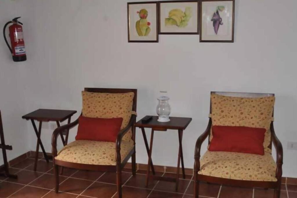 Casa Rural De 1945 Dos Plantas Patio Y Barbacoa Frontera Buitenkant foto